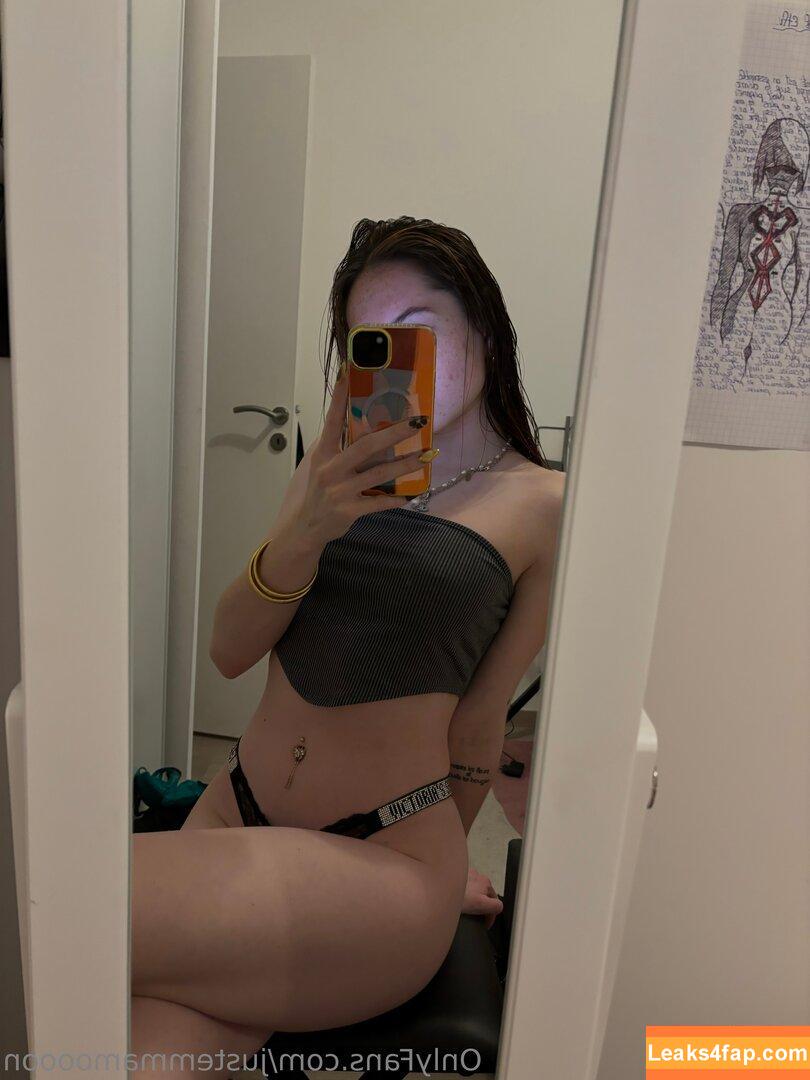 justemmamoooon / emmaloveee__ leaked photo photo #0011