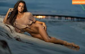 Justine Davis photo #0107