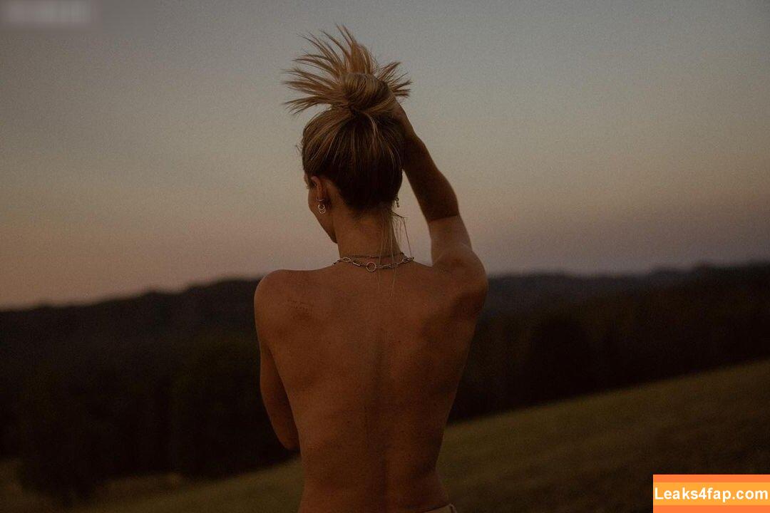 justineschlue /  leaked photo photo #0021