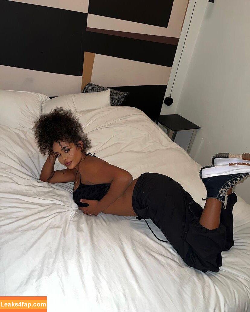 JustNati / _justnati_ leaked photo photo #0121