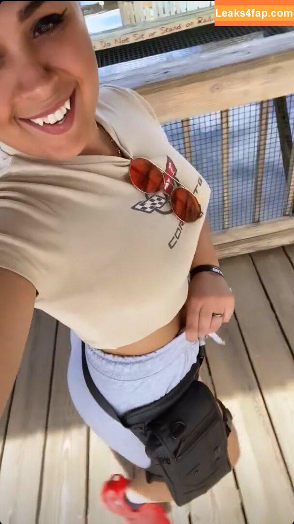 JustYeliz / yesjulz leaked photo photo #0006