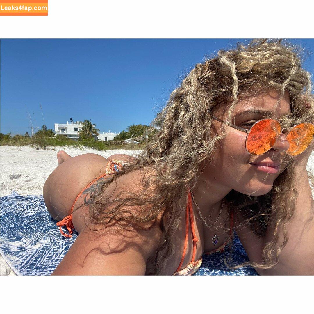 JustYeliz / yesjulz leaked photo photo #0015