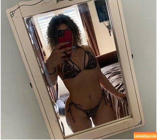 JustYeliz / yesjulz leaked photo photo #0032