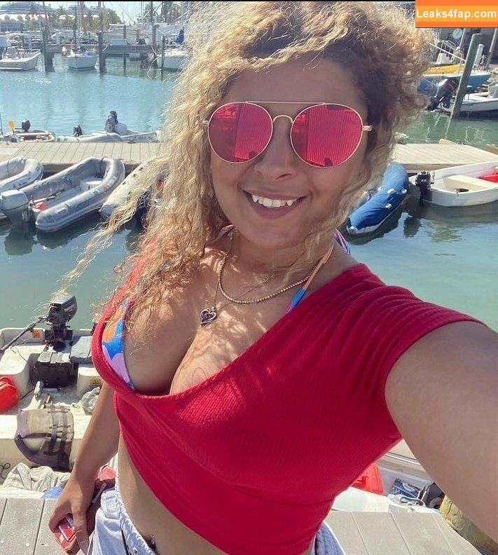 JustYeliz / yesjulz leaked photo photo #0037