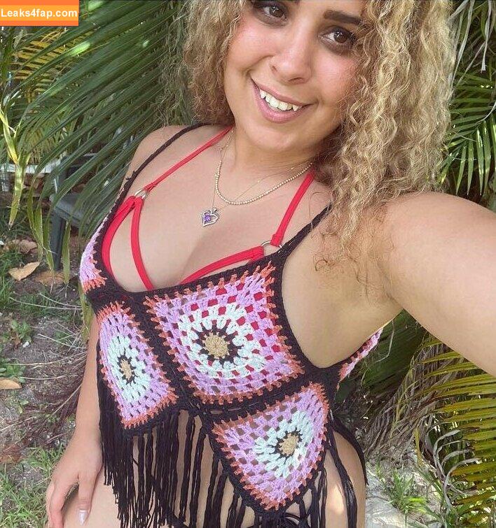 JustYeliz / yesjulz leaked photo photo #0038