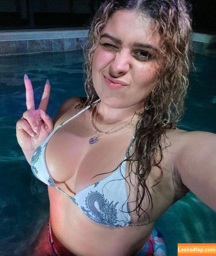 JustYeliz / yesjulz leaked photo photo #0055
