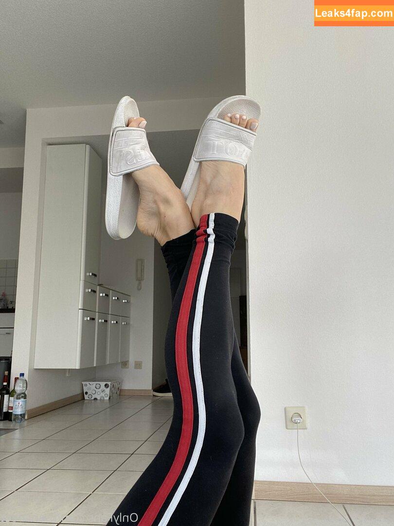 k.flexiblefeet / kseniafeet leaked photo photo #0088