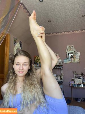k.flexiblefeet photo #0015