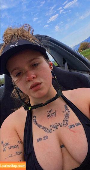 Kaela Wilton photo #0019