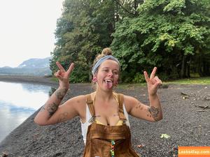 Kaela Wilton photo #0021