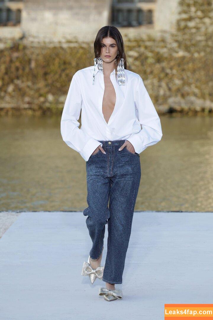 Kaia Gerber / https: / kaiagerber leaked photo photo #0138