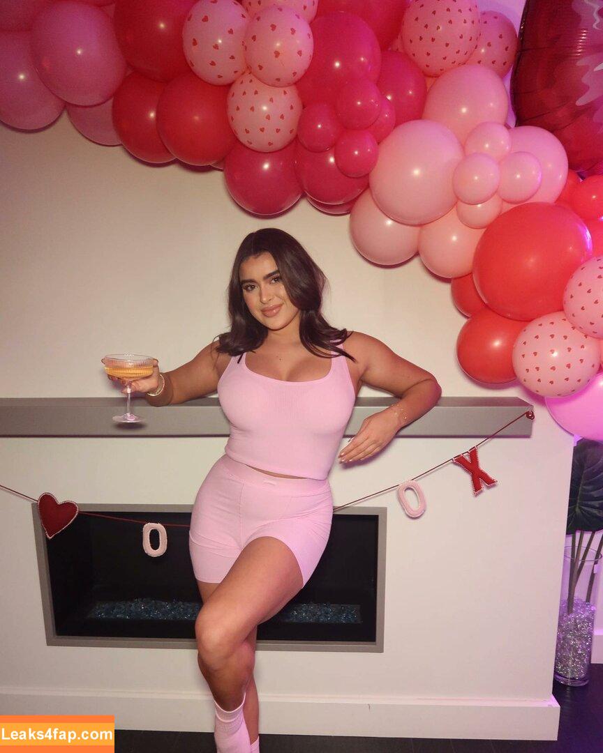 Kalani Hilliker / kalanihilliker слитое фото фото #0054