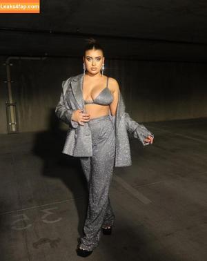 Kalani Hilliker photo #0064