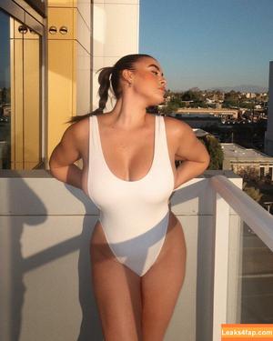 Kalani Hilliker photo #0135