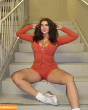 Kalani Hilliker photo #0249