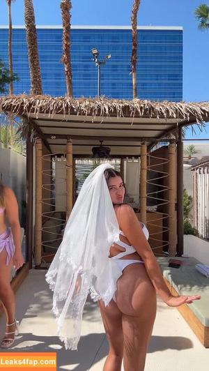 Kalani Hilliker фото #0599