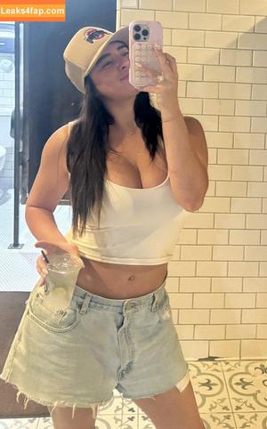 Kalani Hilliker фото #0609