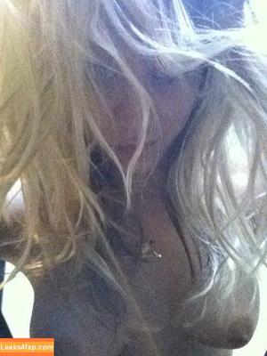 Kaley Cuoco photo #0066