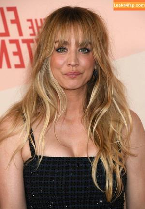 Kaley Cuoco photo #0077
