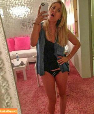 Kaley Cuoco photo #0120