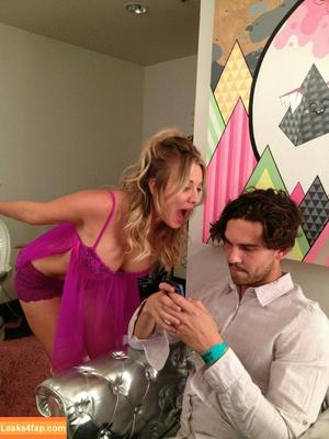 Kaley Cuoco photo #0139