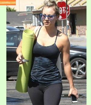 Kaley Cuoco photo #0174