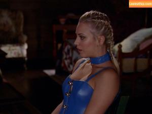 Kaley Cuoco photo #0228