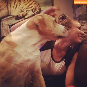 Kaley Cuoco photo #0273