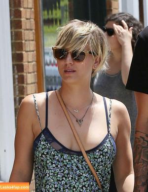 Kaley Cuoco photo #0279
