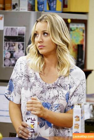 Kaley Cuoco photo #0328