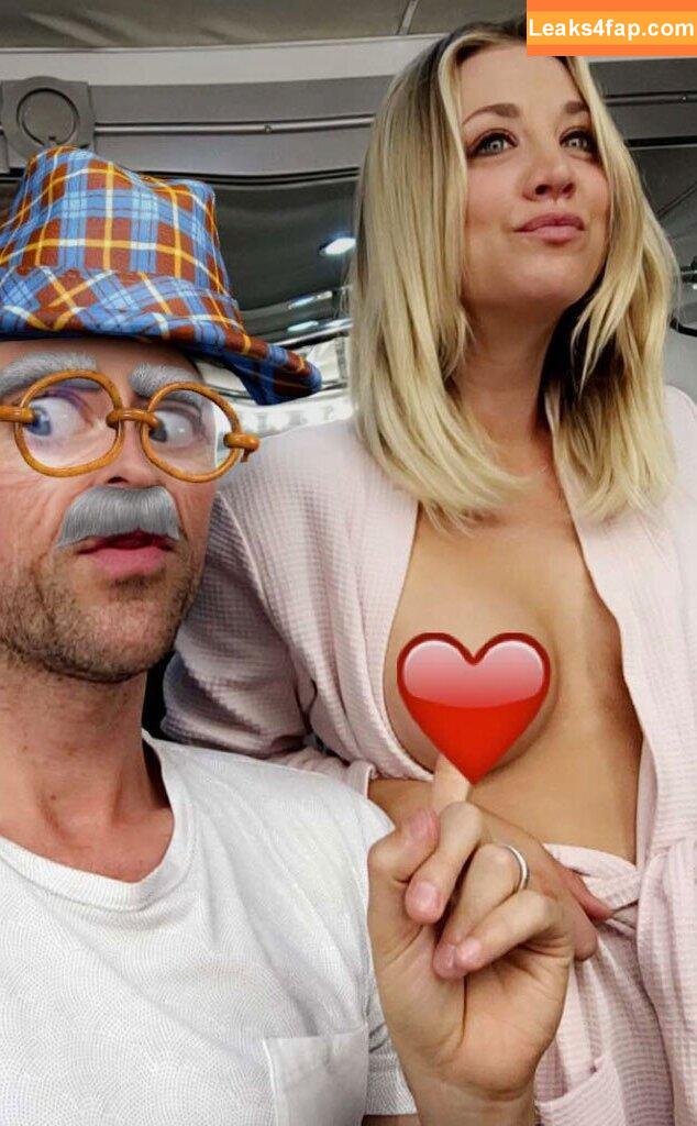 kaleycuoco /  leaked photo photo #0022