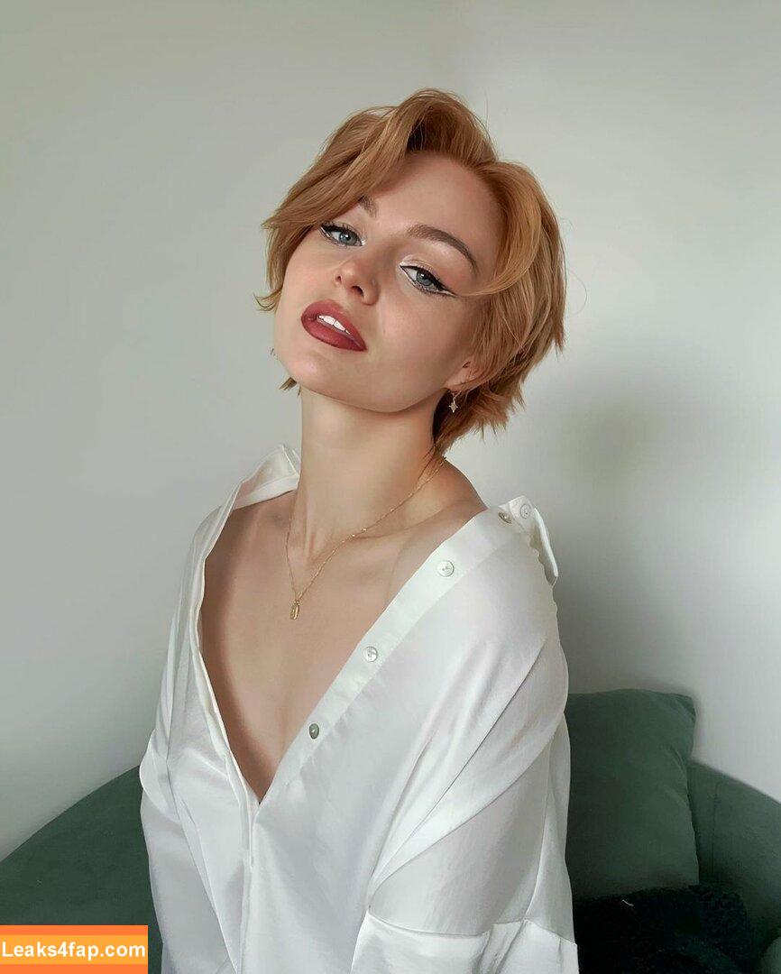KallMeKris / kriscollins leaked photo photo #0188
