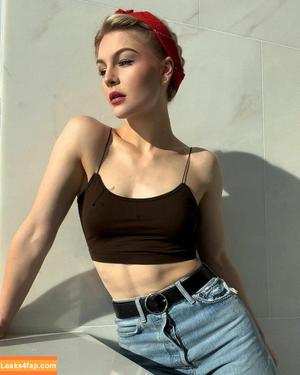 KallMeKris фото #0008