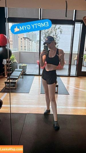 KallMeKris фото #0025