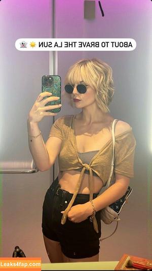 KallMeKris фото #0029