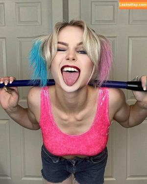 KallMeKris фото #0042