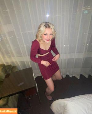 KallMeKris фото #0091