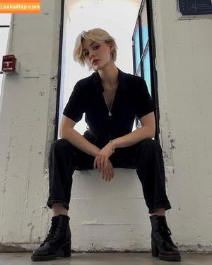 KallMeKris photo #0104