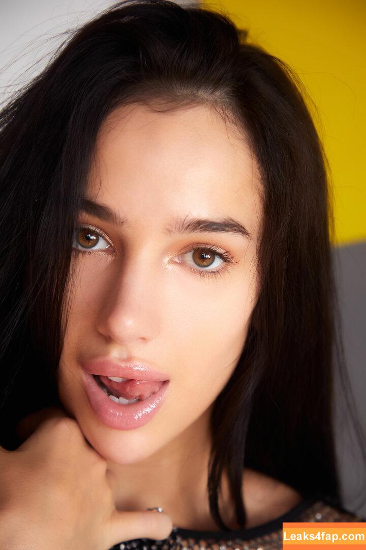 Kama Oxi / c_a_m_i_l_l_a____ / https: leaked photo photo #0086