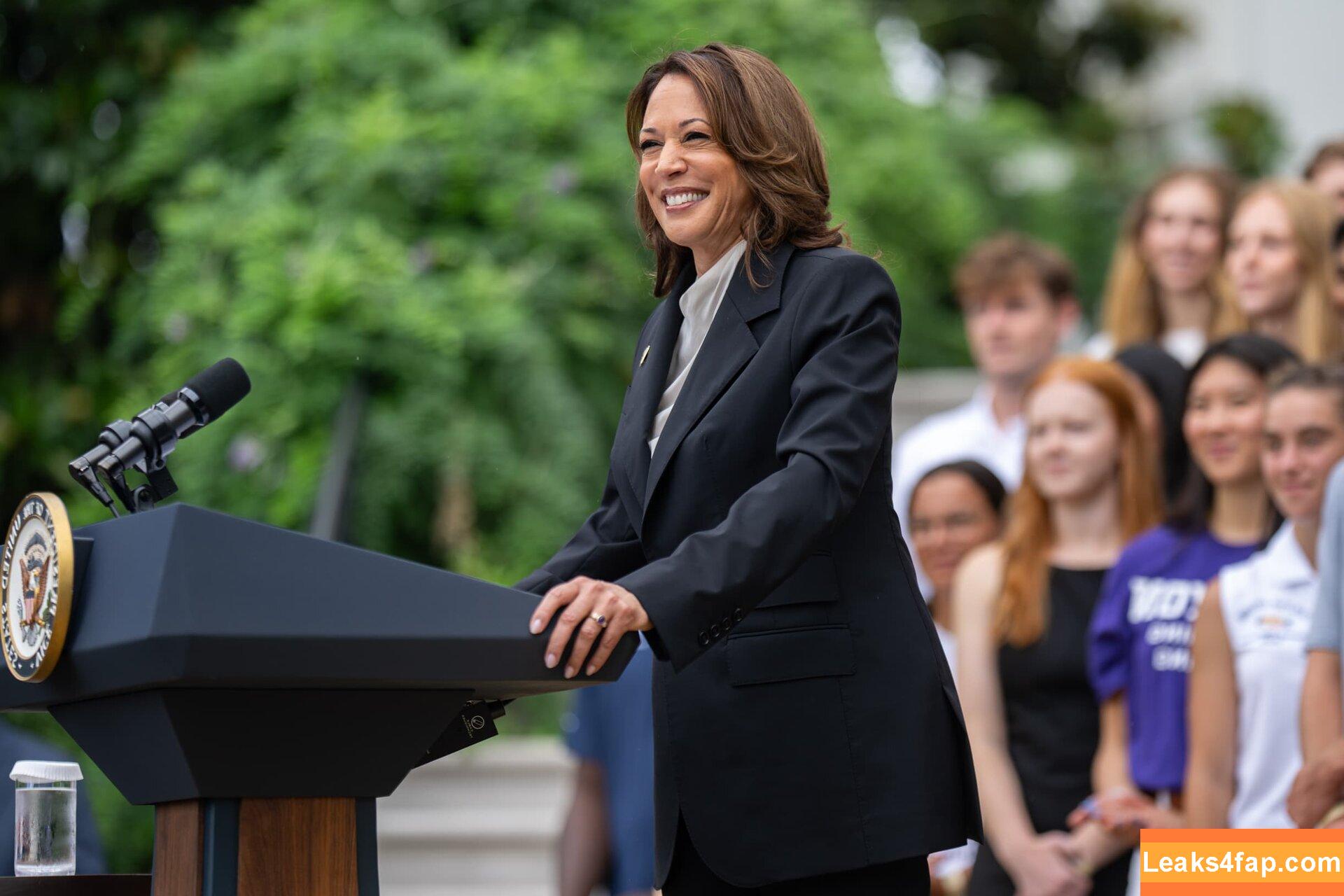 Kamala Harris /  слитое фото фото #0013