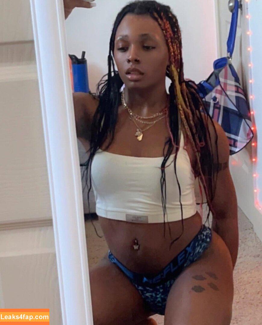 Kamille97 / KamDollxo / kamille9711 / u5609256 leaked photo photo #0002