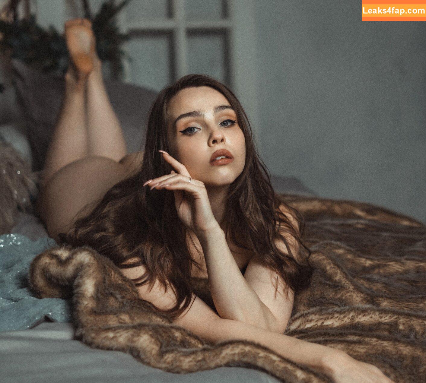 Kamochi ASMR / azvsa_ / kahleesiasmr / kamochiasmr leaked photo photo #0090