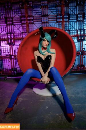 Kara Corvus photo #0033