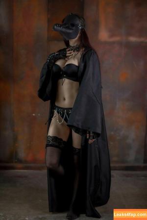 Kara Corvus photo #0114