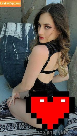 Kara Corvus photo #0197