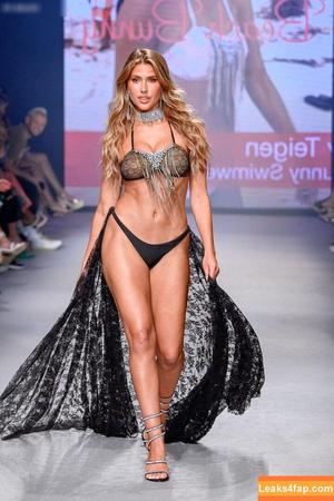 Kara Del Toro photo #1359