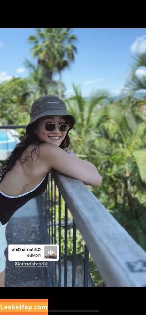 Karen Fukuhara photo #0020