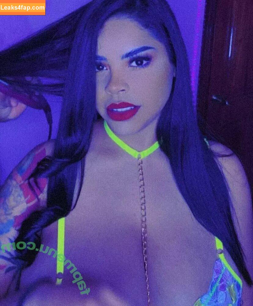 Karen García /  leaked photo photo #0010