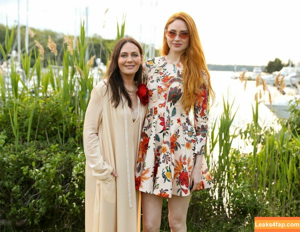 Karen Gillan / karengillan leaked photo photo #0201