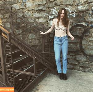 Karen Gillan photo #0003